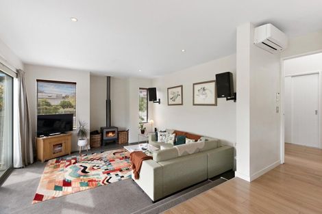 Photo of property in 28 Minaret Ridge, Wanaka, 9305