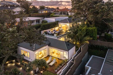 Photo of property in 13 Stanley Point Road, Stanley Point, Auckland, 0624