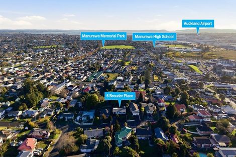 Photo of property in 6 Brouder Place, Hillpark, Auckland, 2102