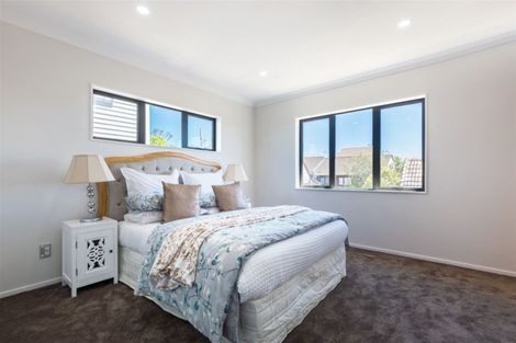 Photo of property in 4225b Great North Road, Glendene, Auckland, 0602