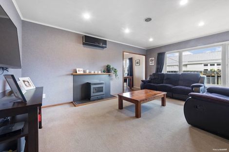 Photo of property in 31 Durham Street, Te Atatu Peninsula, Auckland, 0610