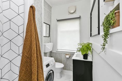 Photo of property in 15 Moir Street, Mount Victoria, Wellington, 6011