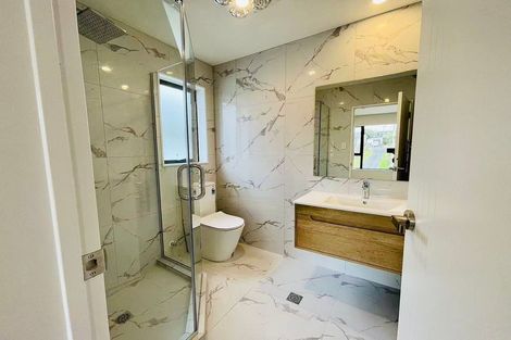 Photo of property in 30a Lowtherhurst Road, Massey, Auckland, 0614