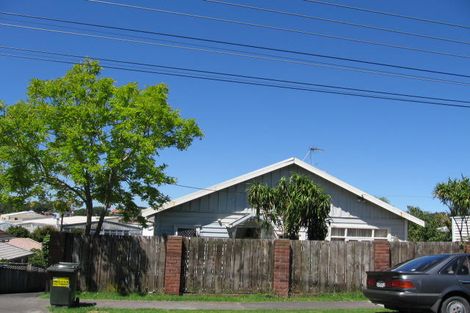 Photo of property in 3/2 Wolsley Avenue, Milford, Auckland, 0620