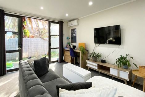 Photo of property in 2/57 Cardiff Road, Pakuranga, Auckland, 2010