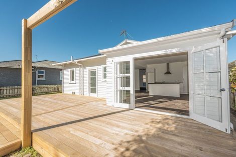 Photo of property in 16 Duigan Street, Gonville, Whanganui, 4501