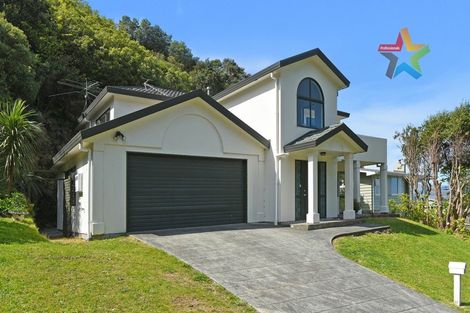 Photo of property in 72 Dowse Drive, Maungaraki, Lower Hutt, 5010