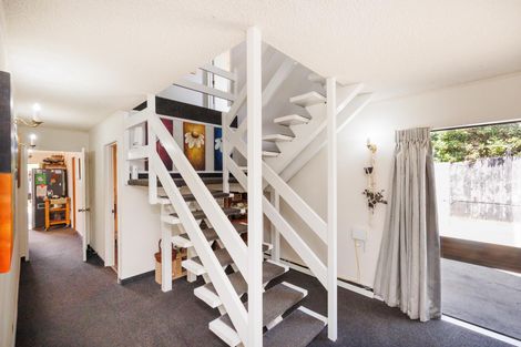 Photo of property in 22 Truscott Grove, Awapuni, Palmerston North, 4412