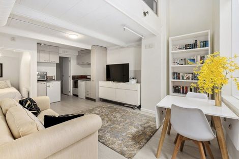 Photo of property in Stadium Garden Flats, 102/107 Thorndon Quay, Pipitea, Wellington, 6011