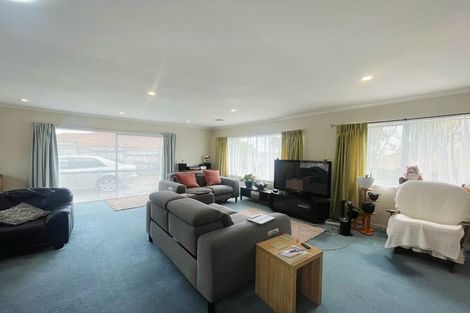 Photo of property in 10 Basra Drive, Henderson, Auckland, 0612
