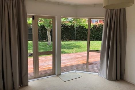 Photo of property in 2/2 East Coast Road, Milford, Auckland, 0620