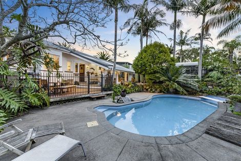 Photo of property in 34 Seaview Avenue, Northcote, Auckland, 0627