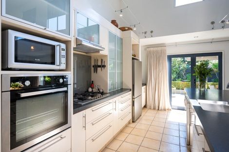 Photo of property in 11 Woodford Heights, Havelock North, 4130