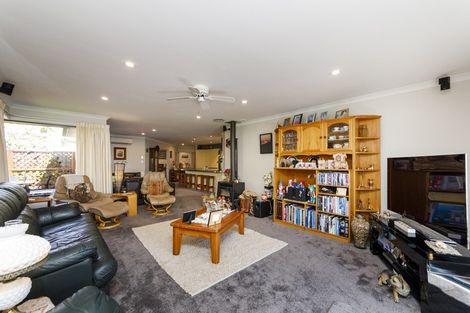 Photo of property in 64 Royal Oak Drive, Kelvin Grove, Palmerston North, 4414
