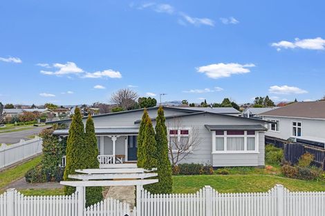 Photo of property in 1213 Caroline Road, Mayfair, Hastings, 4122