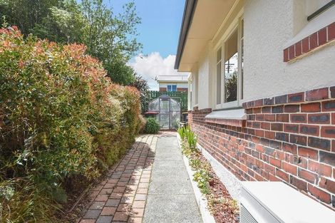 Photo of property in 24 Junction Road, Ravensbourne, Dunedin, 9022
