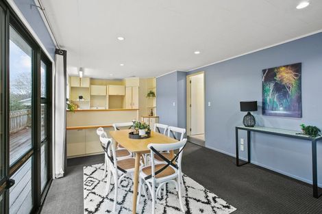 Photo of property in 25 Montana Place, Merrilands, New Plymouth, 4312