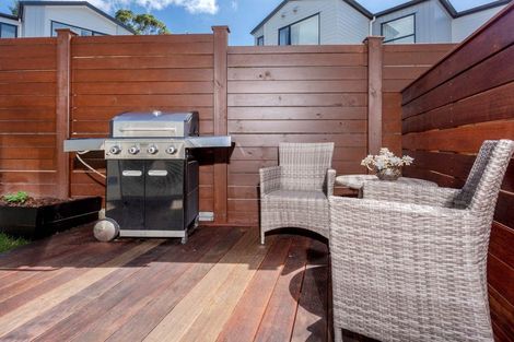 Photo of property in 3b Serrata Place, Browns Bay, Auckland, 0630