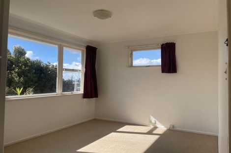 Photo of property in 32 Bruce Road, Glenfield, Auckland, 0629