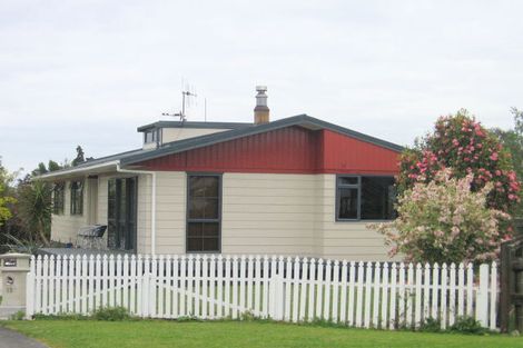 Photo of property in 15 Stirling Street, Te Aroha, 3320