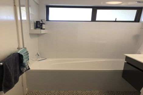 Photo of property in 11/4 Claremont Grove, Mount Victoria, Wellington, 6011