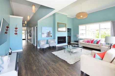 Photo of property in 1047 Whangaparaoa Road, Tindalls Beach, Whangaparaoa, 0930