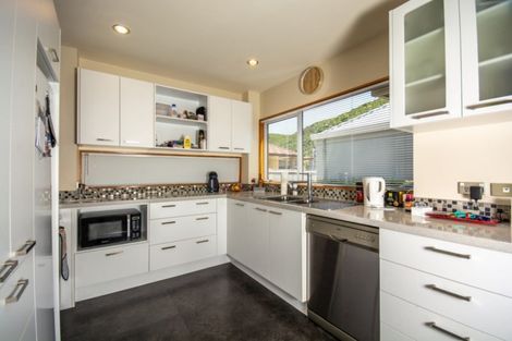 Photo of property in 27a Beach Road, Waikawa, Picton, 7220