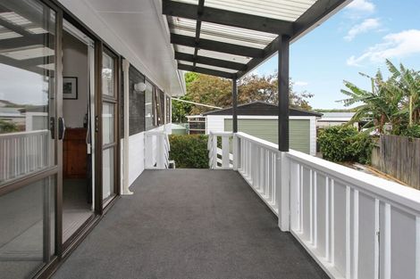 Photo of property in 4 Seaway Road, Clarks Beach, 2122