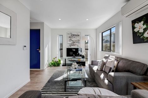 Photo of property in 4 William Bayes Place, Red Beach, 0932