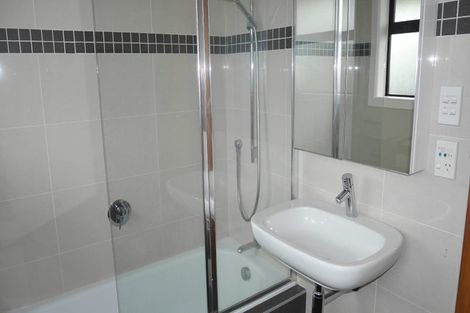 Photo of property in 32 Glenharrow Avenue, Avonhead, Christchurch, 8042