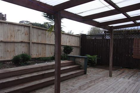 Photo of property in 14 Cairngorm Place, Highland Park, Auckland, 2010