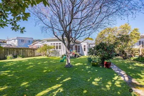 Photo of property in 37 Totara Crescent, Woburn, Lower Hutt, 5010