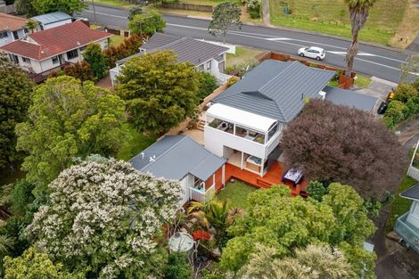 Photo of property in 100 Spinella Drive, Bayview, Auckland, 0629