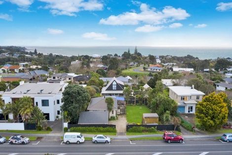 Photo of property in 1152 South Road, Oakura, 4314