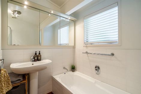 Photo of property in 1/52 Norwood Road, Bayswater, Auckland, 0622