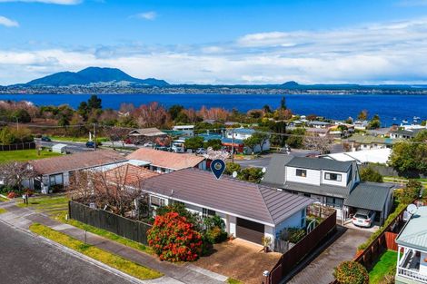 Photo of property in 2/8 Kinder Street, Acacia Bay, Taupo, 3330