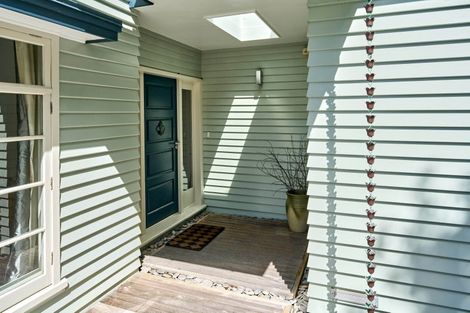 Photo of property in 33 Cheviot Road, Lowry Bay, Lower Hutt, 5013