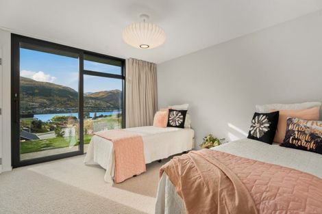Photo of property in 11 Red Deer Rise, Kelvin Heights, Queenstown, 9300
