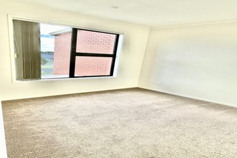 Photo of property in 12 Fermi Lane, Papakura, 2110