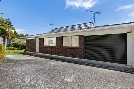 Photo of property in 2/12 Hollyhock Place, Browns Bay, Auckland, 0630