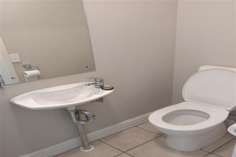 Photo of property in 10 Leneford Drive, East Tamaki, Auckland, 2013