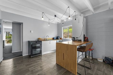 Photo of property in 103 Gregory Road, Waitakere, Henderson, 0782