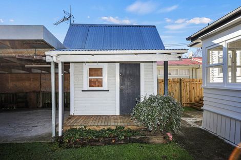 Photo of property in 77 Te Aroha Street, Hamilton East, Hamilton, 3216