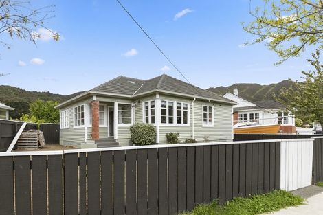 Photo of property in 16 Shearer Crescent, Naenae, Lower Hutt, 5011