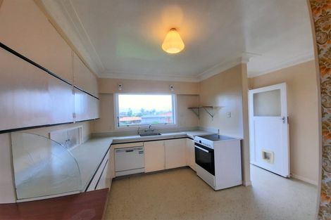 Photo of property in 27 The Crest, Sunnyhills, Auckland, 2010