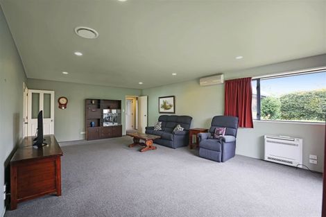 Photo of property in 17 Thomson Street, Tinwald, Ashburton, 7700