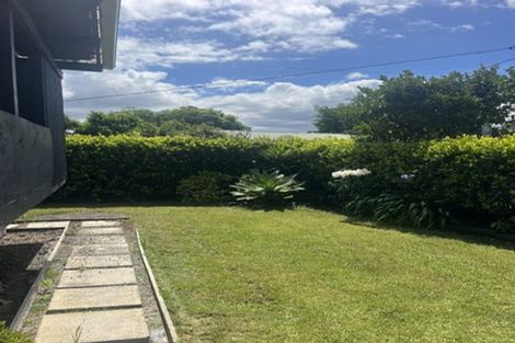 Photo of property in 9 Bishop Street, Green Bay, Auckland, 0604