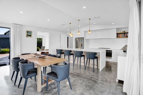 Photo of property in 956 Richmond Road, Lepperton, New Plymouth, 4373