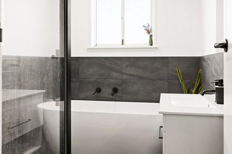 Photo of property in 33 Avenue Road, Greenmeadows, Napier, 4112