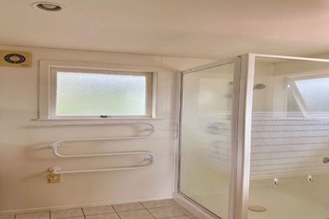 Photo of property in 4 Clematis Avenue, Murrays Bay, Auckland, 0630